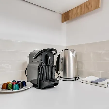 222 Allenby - Superbe A Apartment *